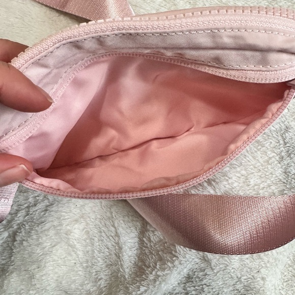 Lululemon Belt bag - Picture 6 of 7